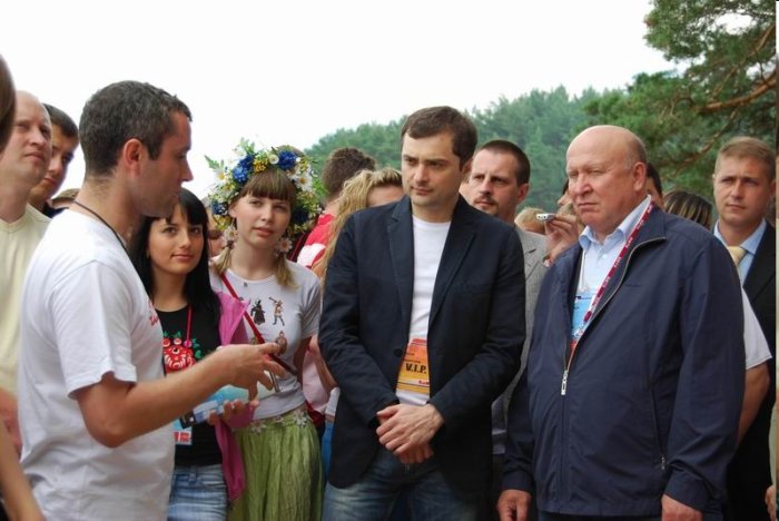 Первый заместитель главы администрации президента Владислав Сурков